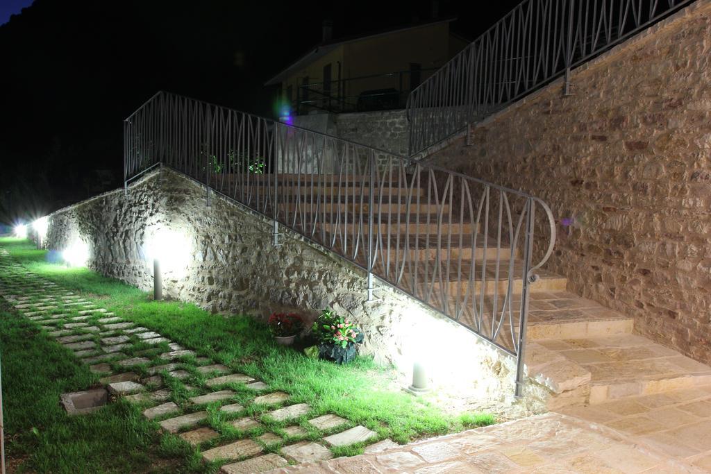 Agriturismo Casale La Palombara Cerreto di Spoleto ภายนอก รูปภาพ