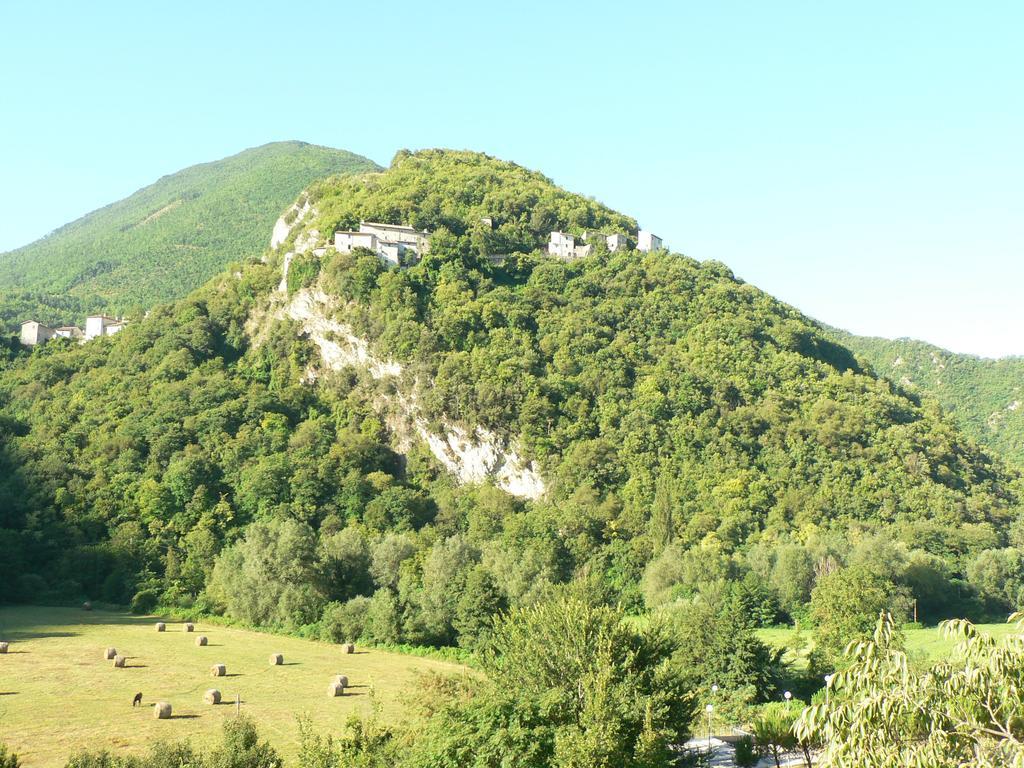 Agriturismo Casale La Palombara Cerreto di Spoleto ภายนอก รูปภาพ