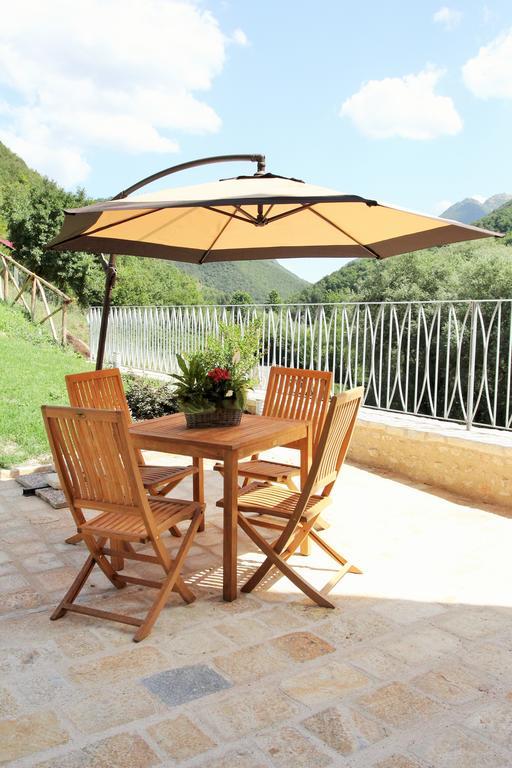 Agriturismo Casale La Palombara Cerreto di Spoleto ภายนอก รูปภาพ