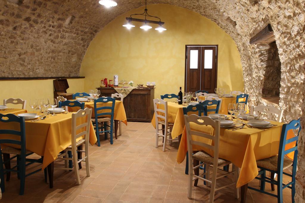 Agriturismo Casale La Palombara Cerreto di Spoleto ภายนอก รูปภาพ